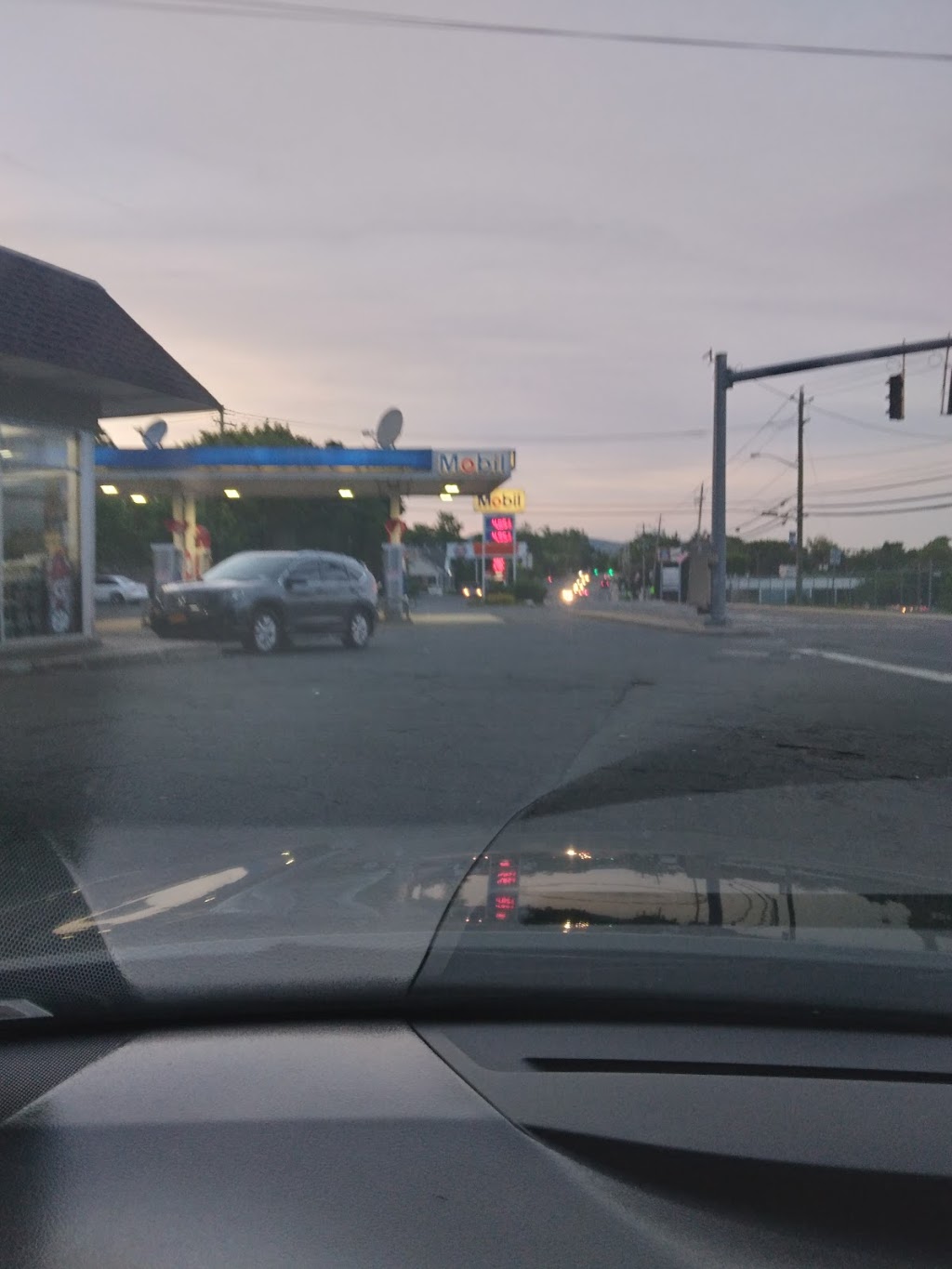 Mobil | 163 S Liberty Dr, Stony Point, NY 10980, USA | Phone: (845) 429-1964