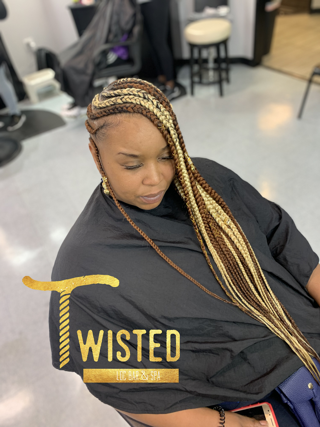 Twisted Loc Bar | 1328 Falcon Trail, Cedar Hill, TX 75104, USA | Phone: (469) 454-5115