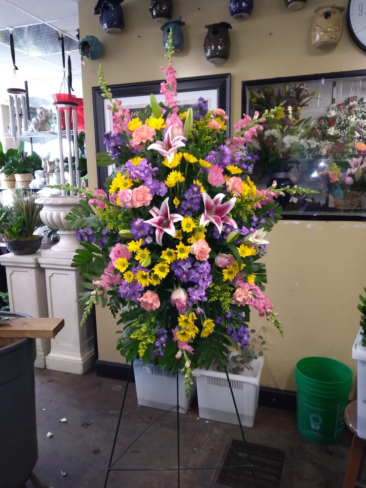 Wildflowers Florist | 2406 S Preston St, Louisville, KY 40217, USA | Phone: (502) 634-0110