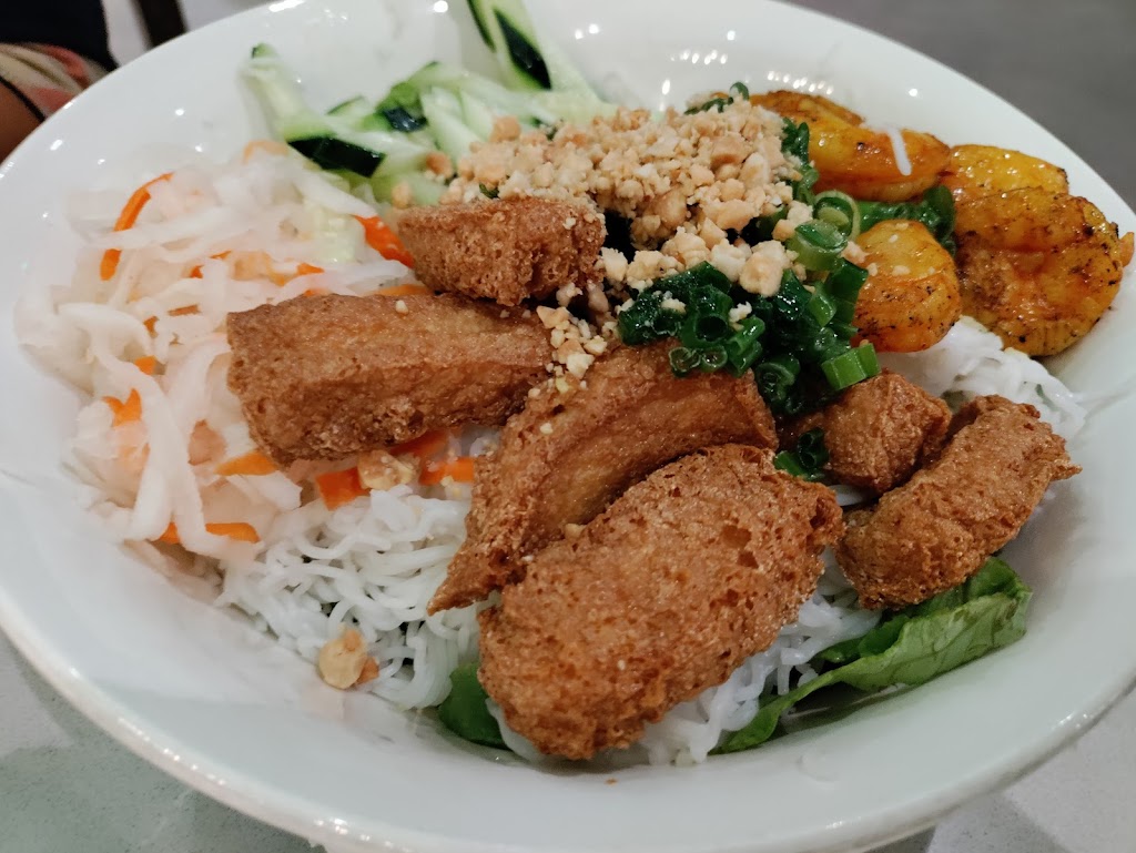 Pho Kim Long at Town Square - Vietnamese Kitchen & Bar | 6569 S Las Vegas Blvd #176, Las Vegas, NV 89119, USA | Phone: (702) 780-5969