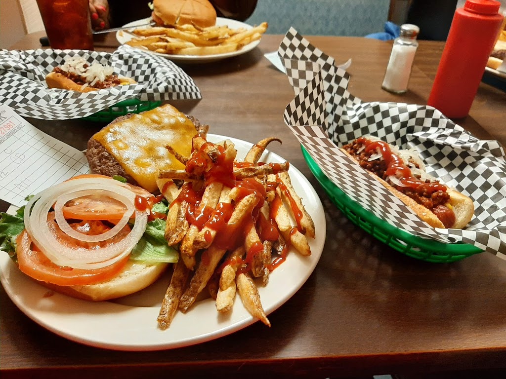 Big Mikes Burger Shoppe | 2870 County Dr, Petersburg, VA 23803, USA | Phone: (804) 721-3605