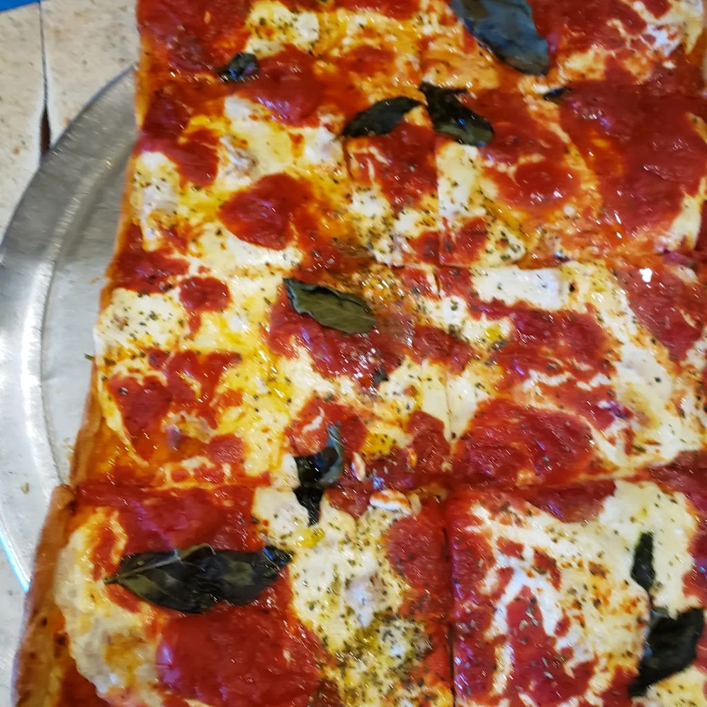 Vincents Pizzeria | 1004 Willis Ave, Albertson, NY 11507, USA | Phone: (516) 621-7530