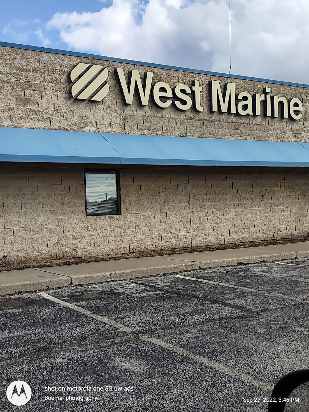 West Marine | 6176 N Summit St Bldg. F, Toledo, OH 43611, USA | Phone: (419) 727-8989