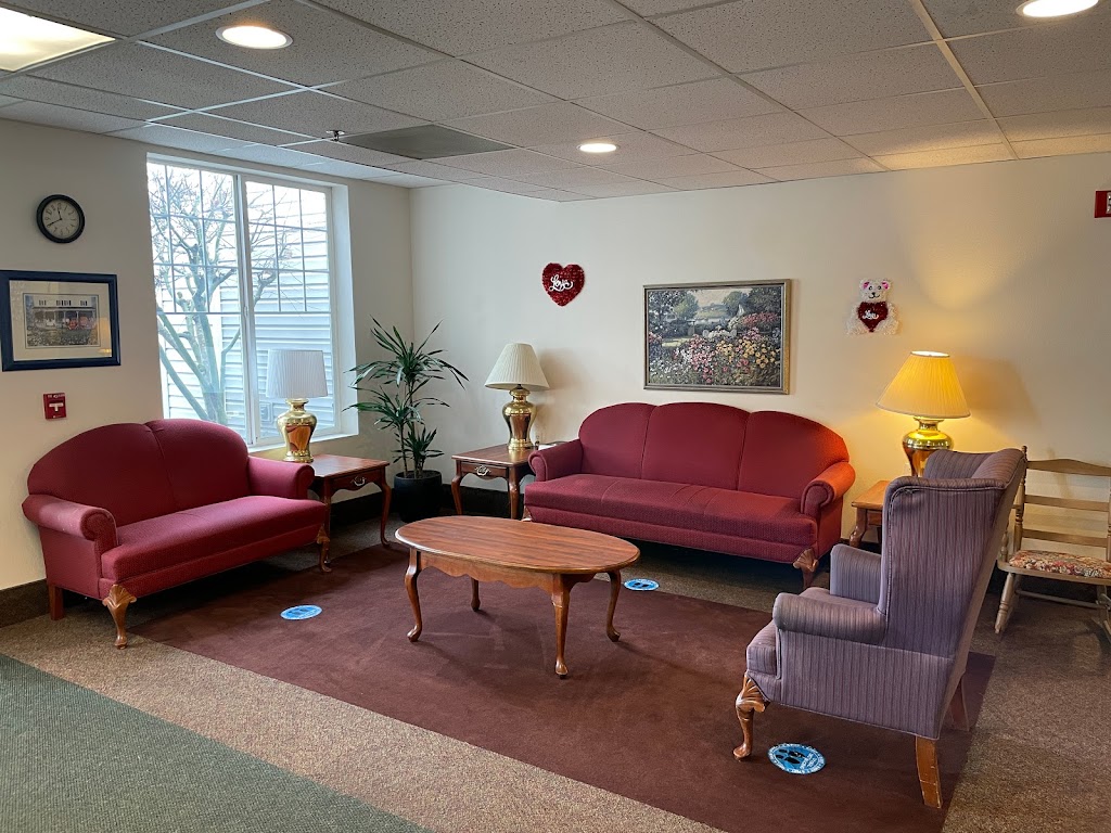 Pacific Grove Senior Living | 2112 Oak St, Forest Grove, OR 97116, USA | Phone: (503) 359-1002