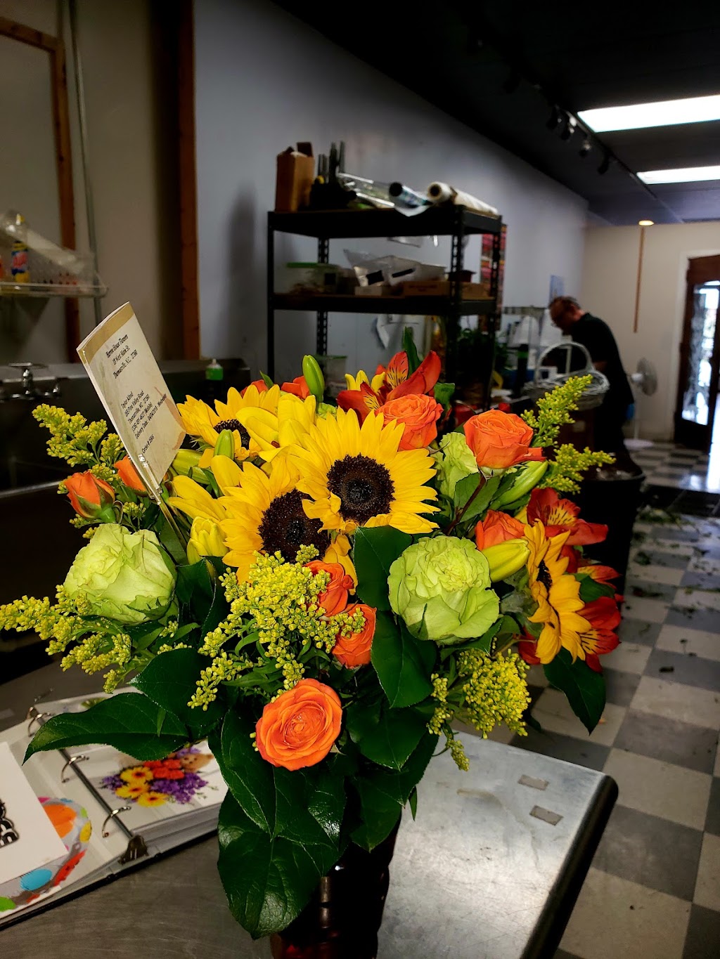 Herron House Flowers | 18 W Main St, Thomasville, NC 27360, USA | Phone: (336) 880-9000