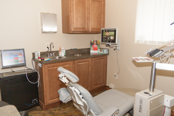 McMullin Dental Care | 116 Cole Rd, Monroe, MI 48162, USA | Phone: (734) 241-5115