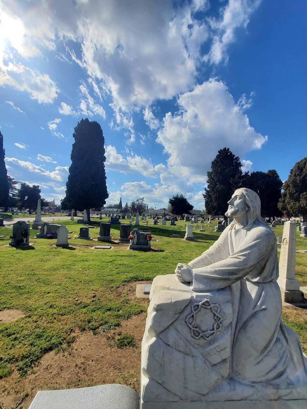 Visalia Cemetery | 1300 W Goshen Ave, Visalia, CA 93291, USA | Phone: (559) 734-6181