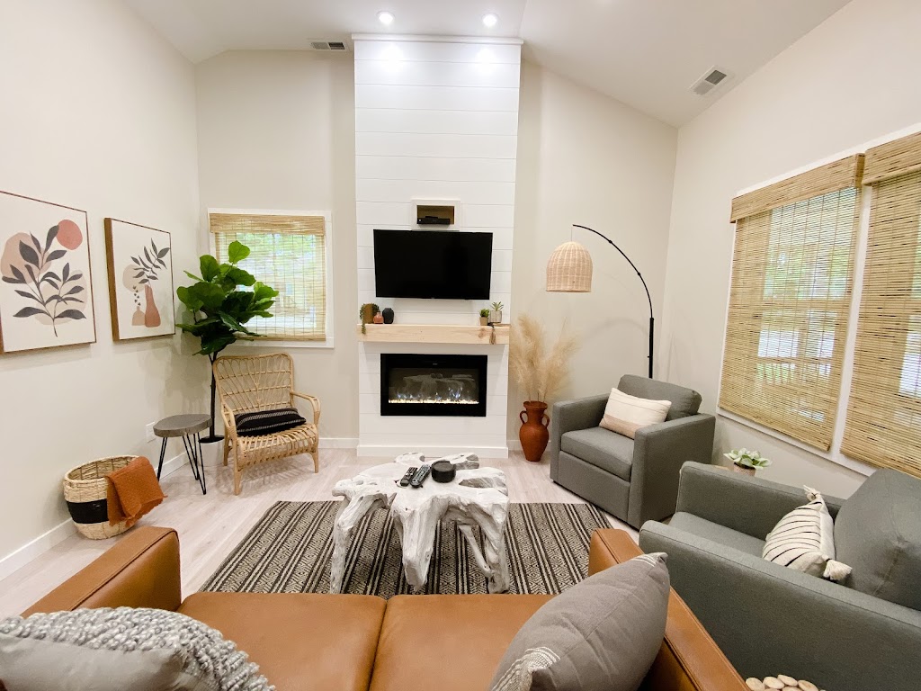 Hideaway Retreat | 5196 Fairfax Dr #5, Geneva, OH 44041, USA | Phone: (440) 361-3538