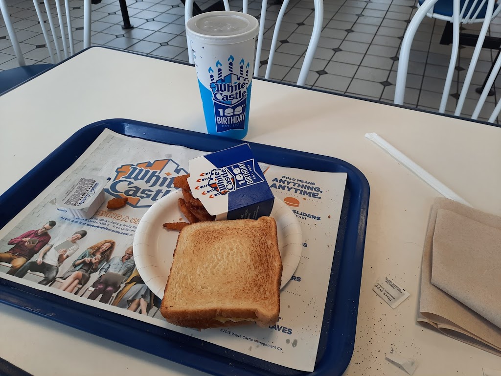 White Castle | 919 W Broadway Ave, Forest Lake, MN 55025, USA | Phone: (651) 982-1600