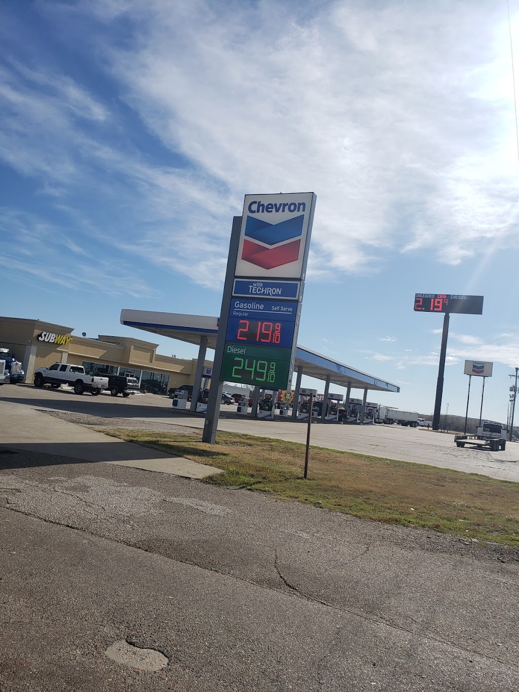 Chevron Palmer | 6201 S, 6201 I-45, Palmer, TX 75152, USA | Phone: (972) 449-3572