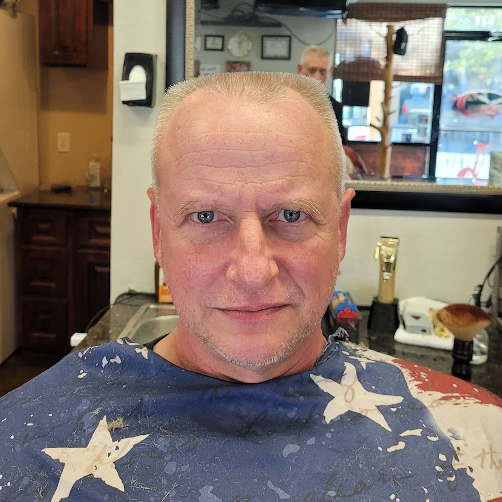 Russthebarber | 107 N Bell Ave, Denton, TX 76209, USA | Phone: (940) 395-7112