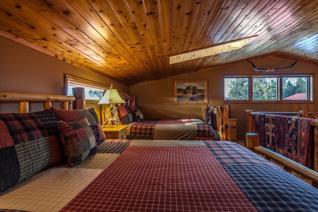 Pike View Lodge | 1200 Arapahoe Trail, Woodland Park, CO 80863, USA | Phone: (719) 286-3275