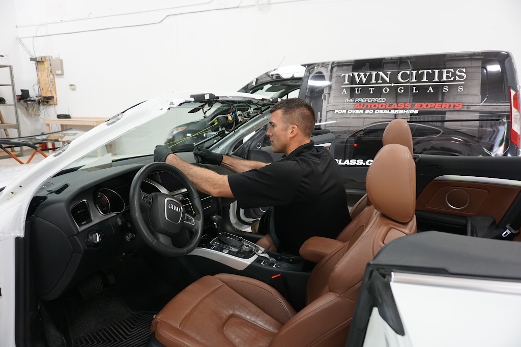 Twin Cities Auto Glass | 1865 Buerkle Rd, White Bear Lake, MN 55110, USA | Phone: (651) 328-6830