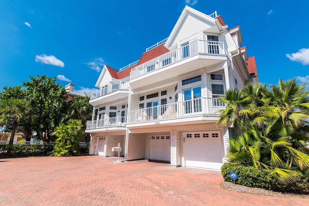 Pete & Rons Beach House - Steps To The Beach | 15340 Gulf Blvd, Madeira Beach, FL 33708, USA | Phone: (727) 688-4658