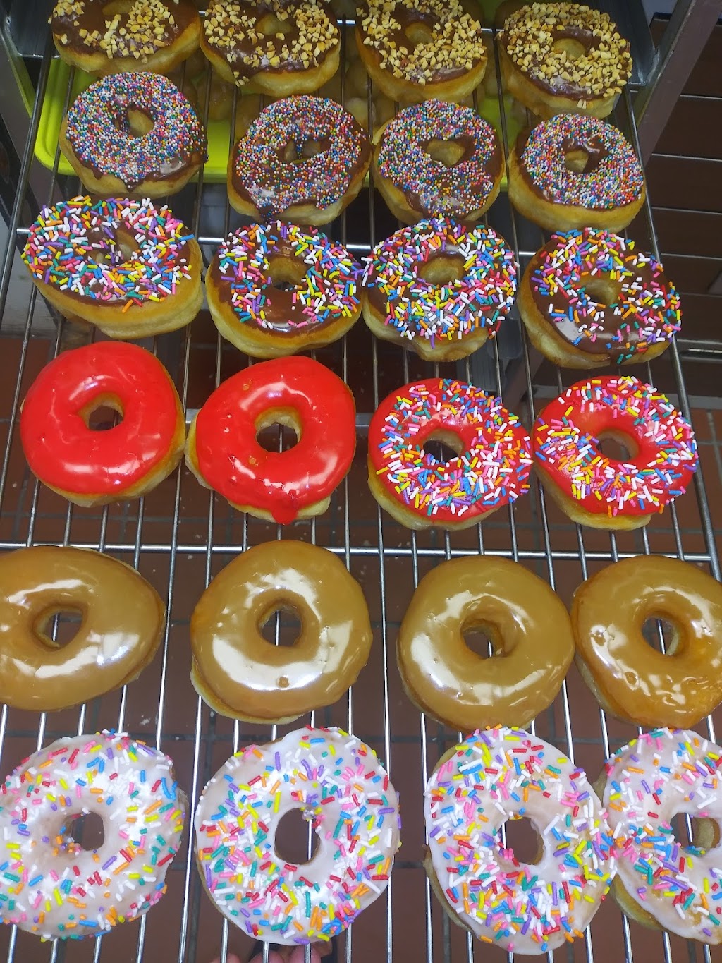 Beckley Donuts | 2319 S Beckley Ave, Dallas, TX 75224 | Phone: (214) 946-2158
