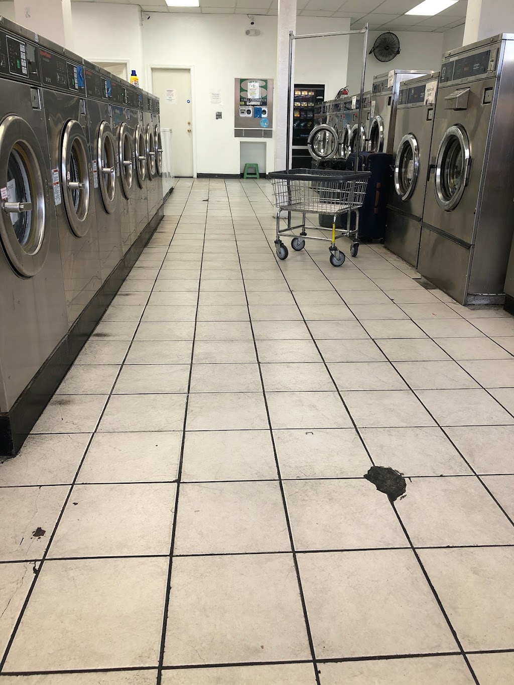 24 Hour Laundromat | 3380 S Arville St, Las Vegas, NV 89102, USA | Phone: (702) 964-3776