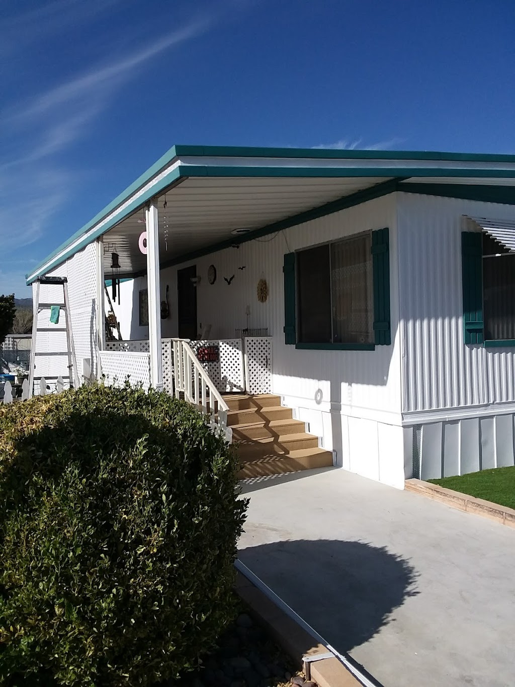 Linda Vista Mobile Home Ests | 45055 CA-74, Hemet, CA 92544, USA | Phone: (951) 927-2615