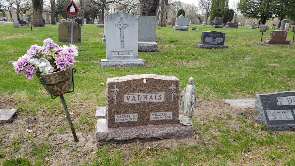 St. Mary of the Lake Cemetery | Stillwater St, White Bear Lake, MN 55115, USA | Phone: (651) 407-0532