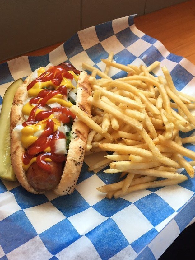 Apple Tree Convenience | 409 Main St W, Grimsby, ON L3M 1T1, Canada | Phone: (289) 235-9731