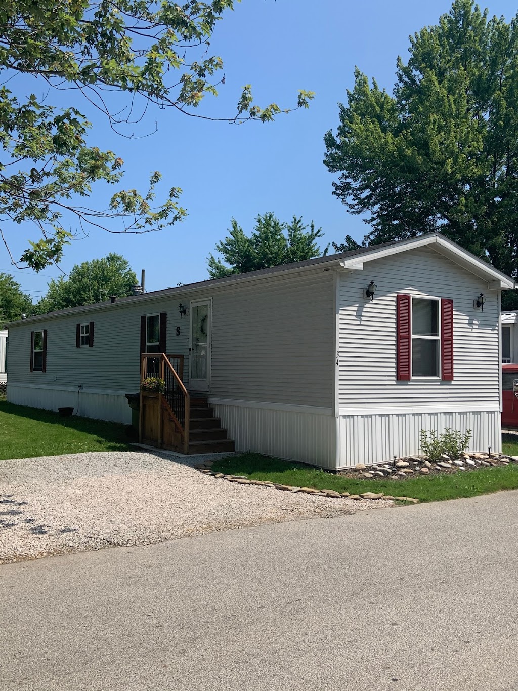 Madison Estates Mobile Home Park | 1220 Dock Rd, Madison, OH 44057, USA | Phone: (440) 853-5134