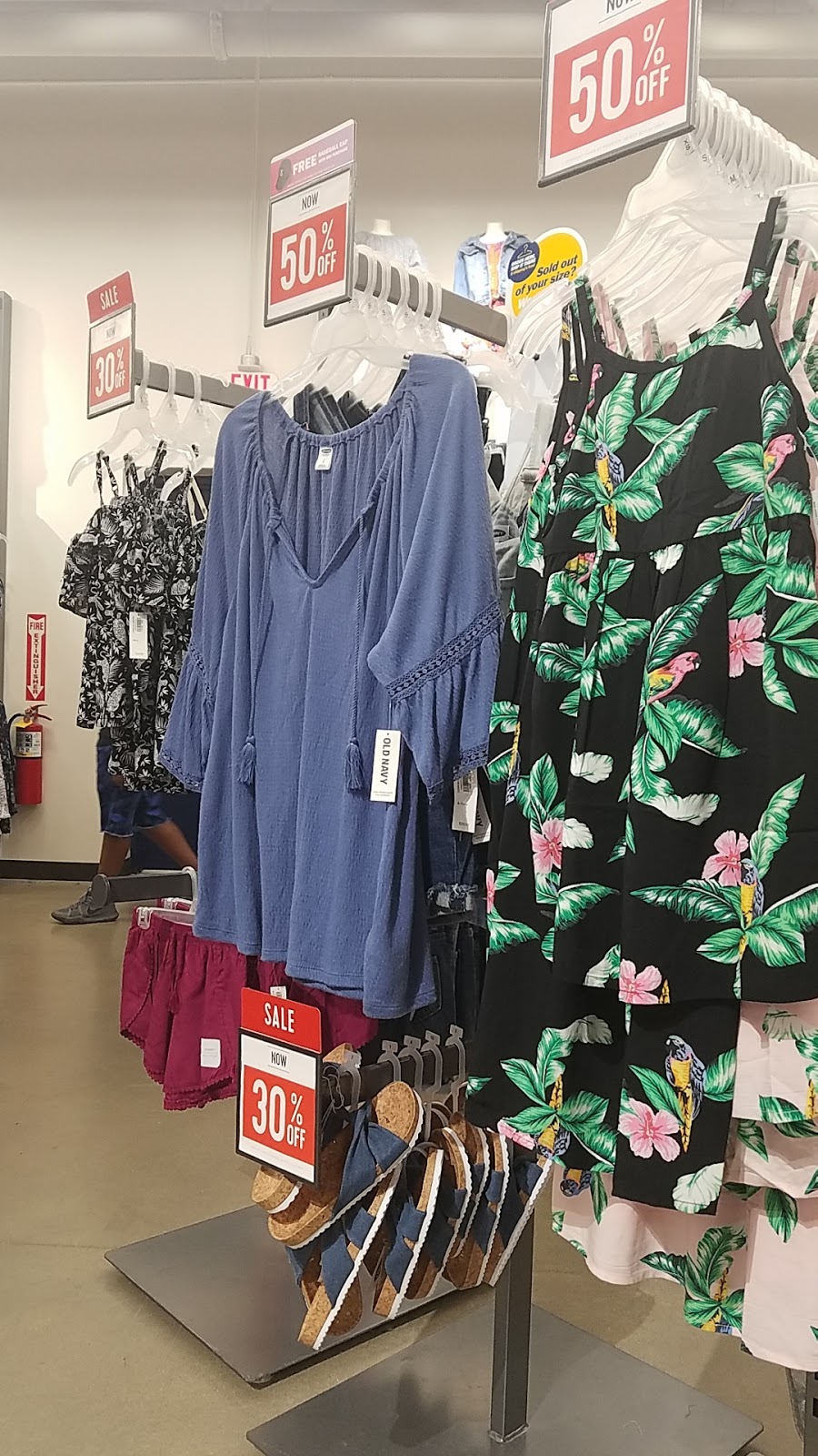 Old Navy Outlet | 400 S Wilson Rd SPACE 180, Sunbury, OH 43074, USA | Phone: (740) 965-4274