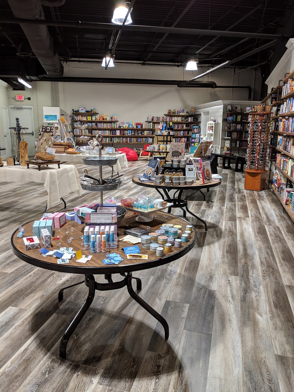 Johns Creek Books and Gifts | 6000 Medlock Bridge Pkwy Suite B500, Johns Creek, GA 30022, USA | Phone: (770) 696-9999