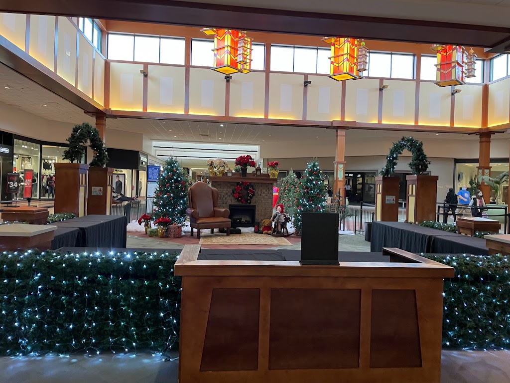 McKinley Mall | 3701 McKinley Pkwy, Buffalo, NY 14219, USA | Phone: (716) 427-1230