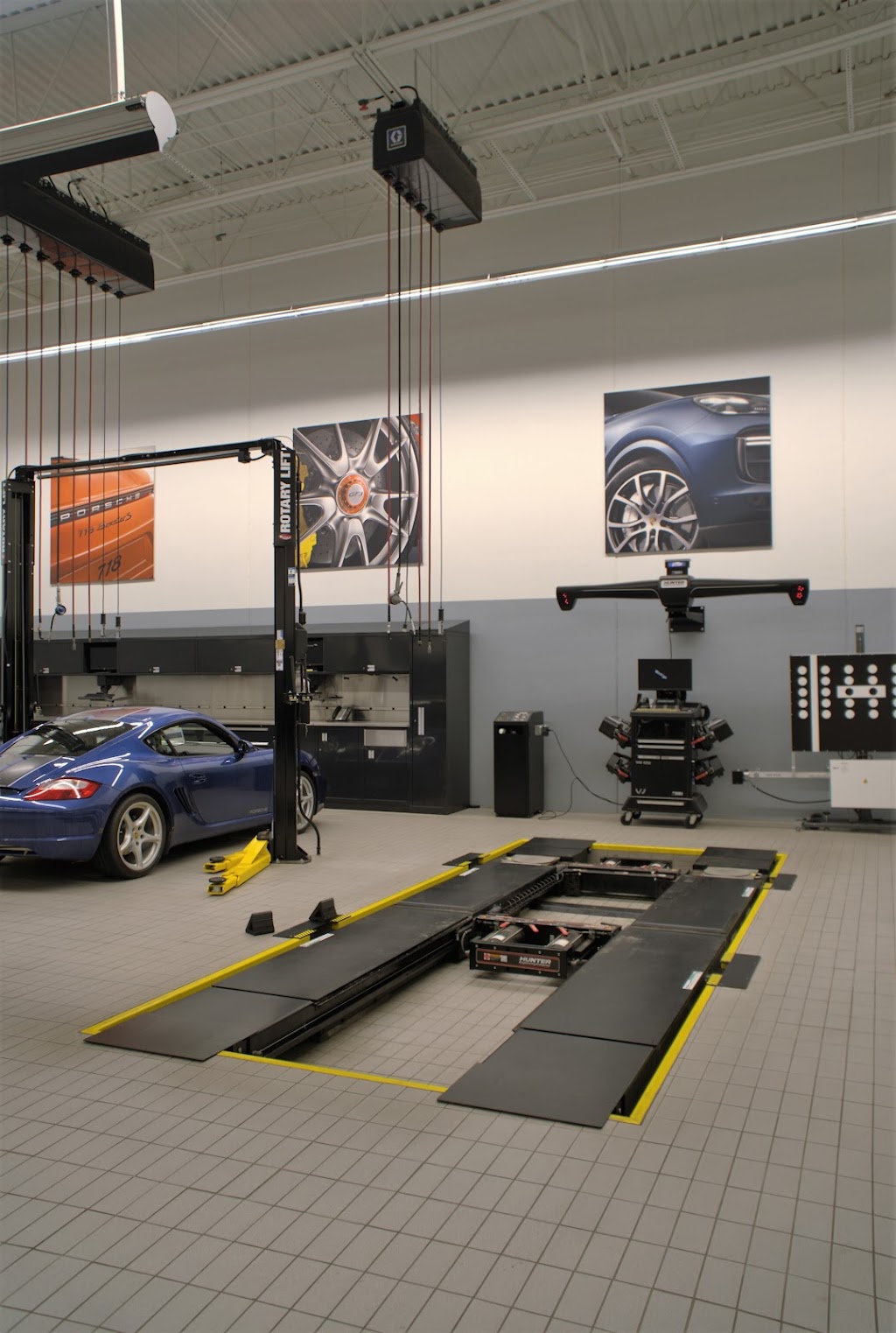 Porsche St. Paul Service Department | 2490 Maplewood Dr, Maplewood, MN 55109 | Phone: (612) 439-5769