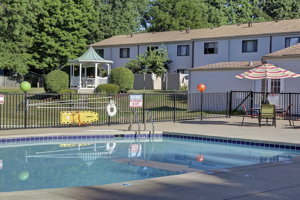 Ravenswood Apartments | 3674 Kent Rd, Stow, OH 44224, USA | Phone: (866) 646-1294