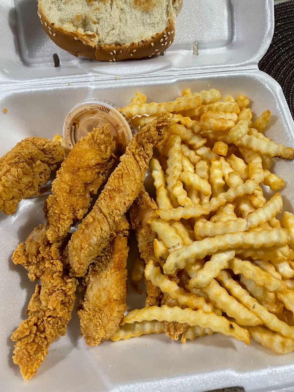 Raising Canes Chicken Fingers | 2705 W University Dr, Denton, TX 76201, USA | Phone: (940) 566-5602