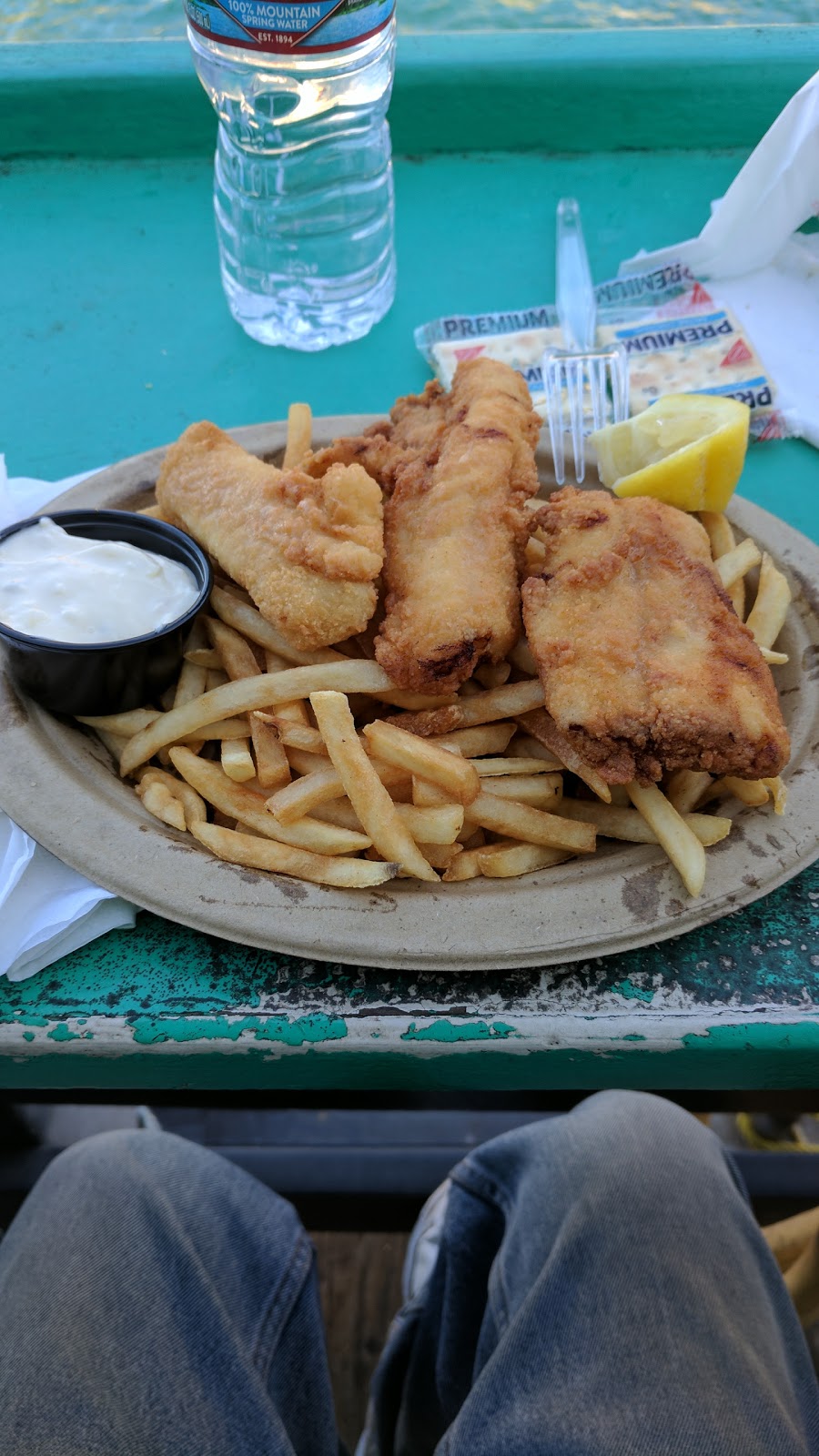 Earl and Rosies Seafood Place | Green Pleasure Pier, Avalon, CA 90704, USA | Phone: (310) 510-0197