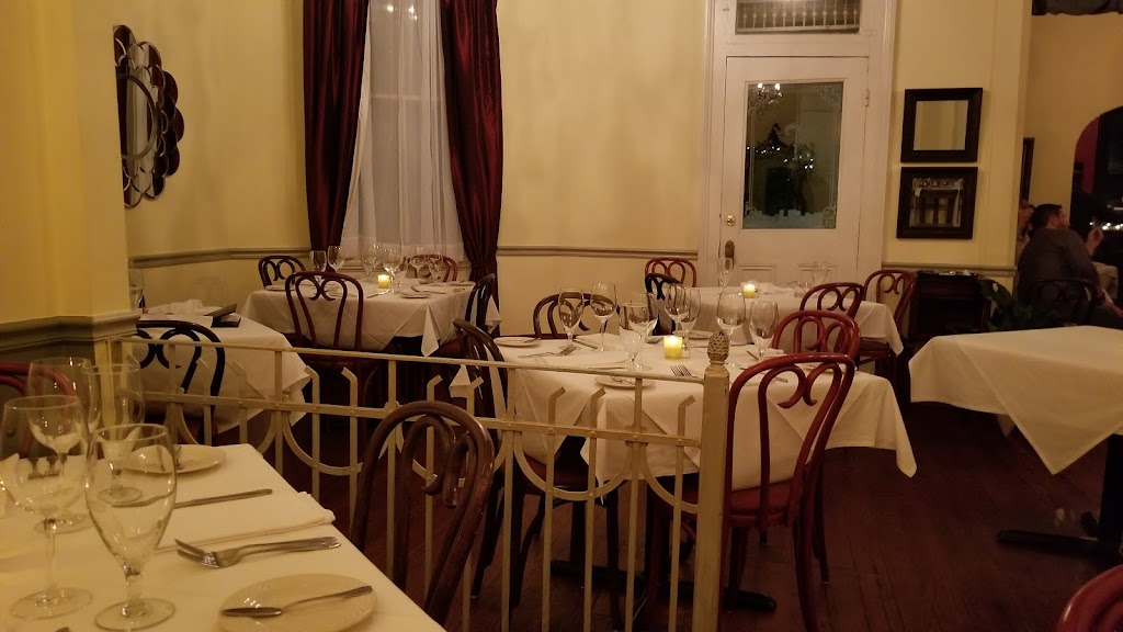 Bistro Daisy | 5831 Magazine St, New Orleans, LA 70115, USA | Phone: (504) 899-6987