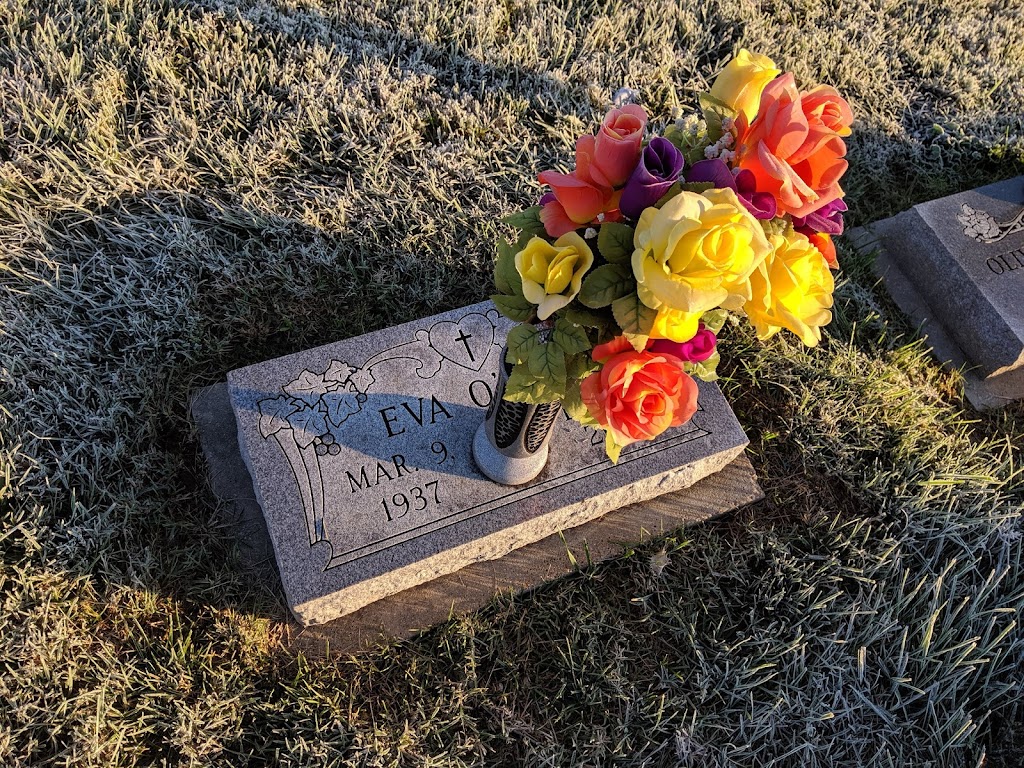 Peaceful Ridge Cemetery | 900 N Main St, De Soto, MO 63020, USA | Phone: (636) 586-2288