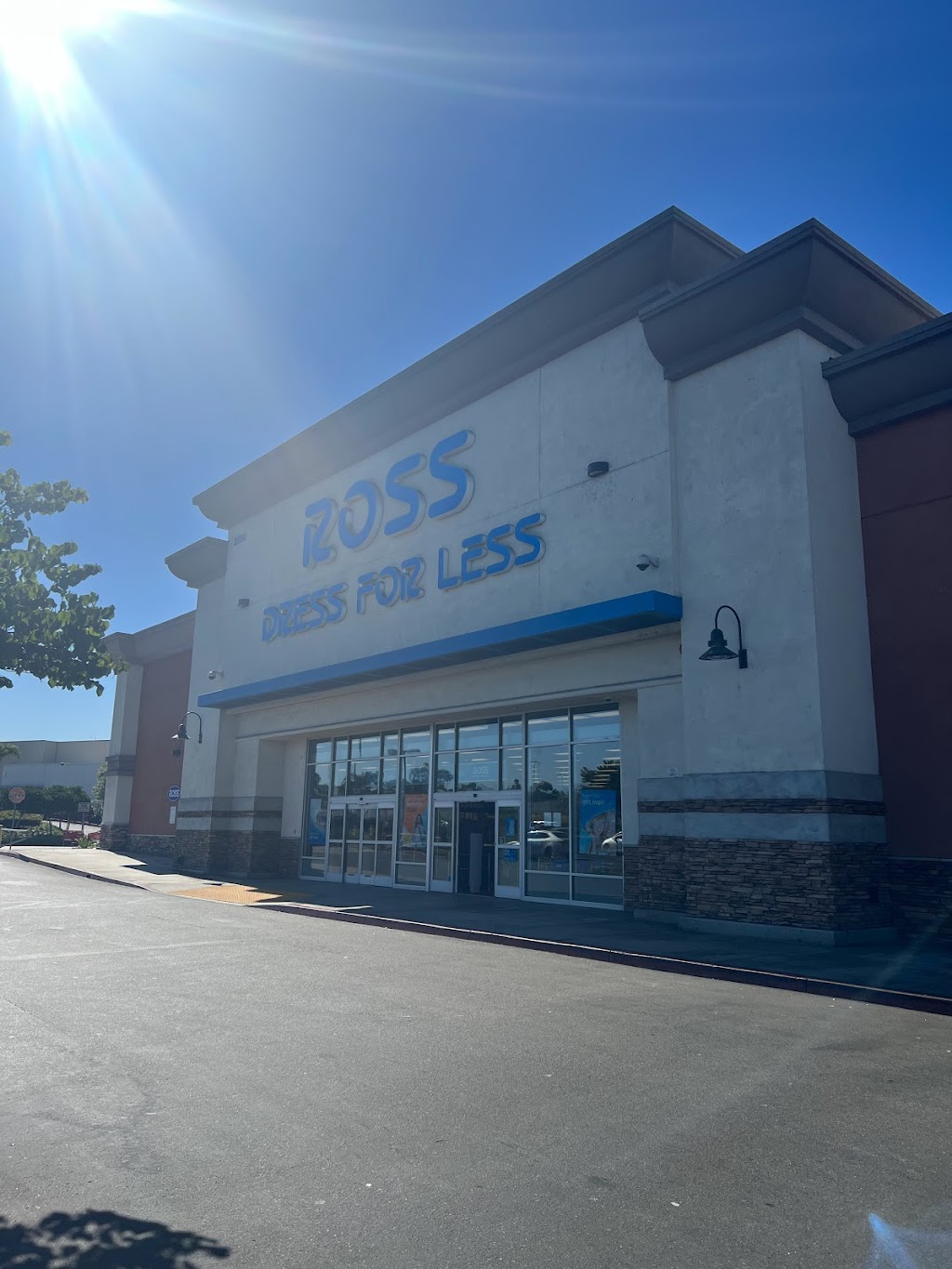 Ross Dress for Less | 2750 W 120th St, Hawthorne, CA 90250, USA | Phone: (323) 418-0429