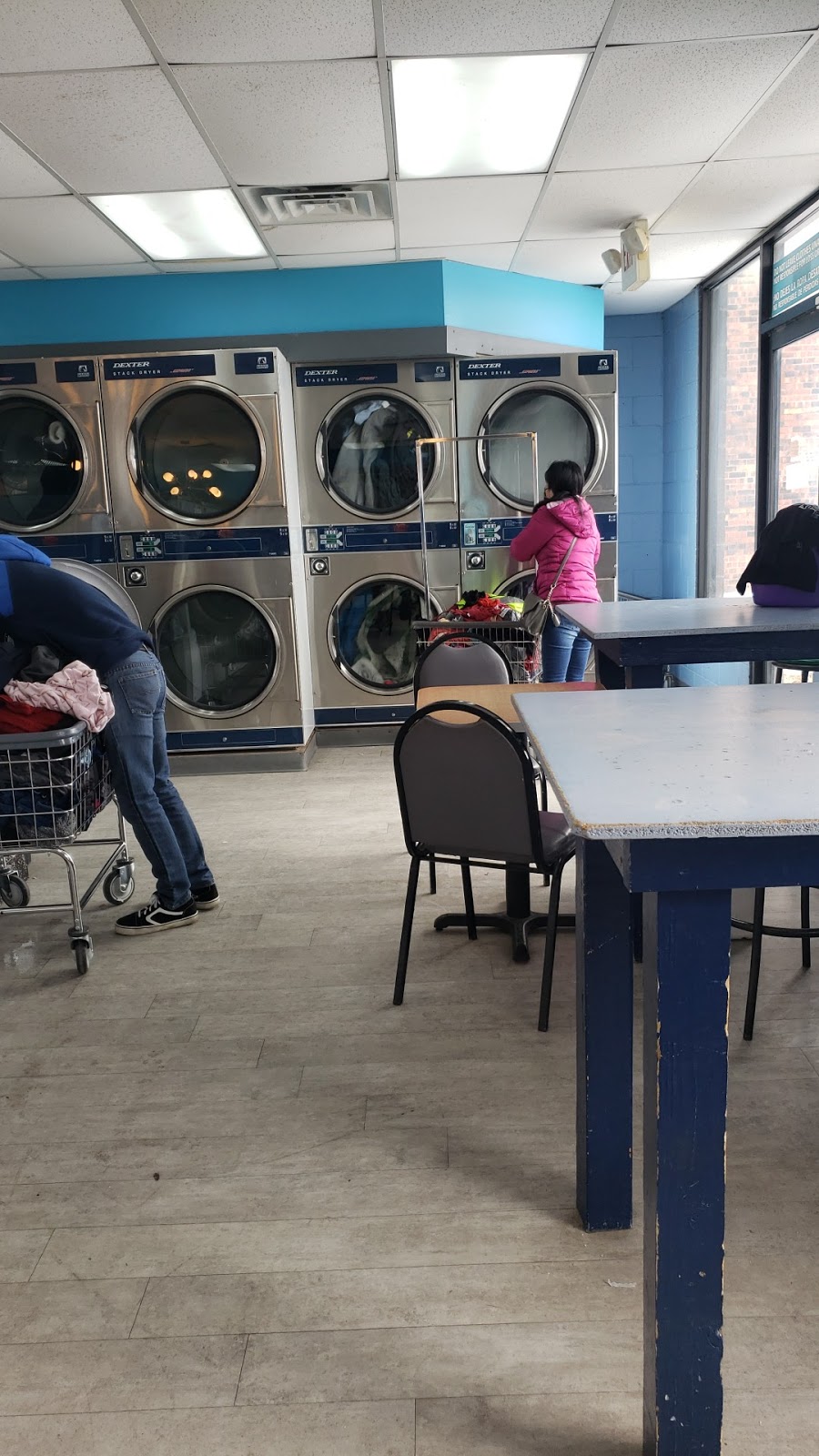 Bubble Room Laundromat - Olathe | 1216 W Dennis Ave, Olathe, KS 66201, USA | Phone: (913) 390-9274