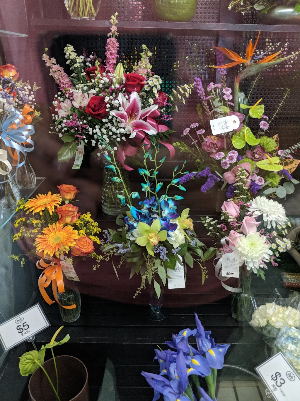 Miklus Florist | 1680 Som Center Rd, Mayfield Heights, OH 44124, USA | Phone: (440) 442-0777