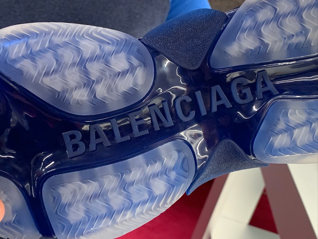 BALENCIAGA | 8500 Beverly Blvd Space #770, Los Angeles, CA 90048 | Phone: (424) 313-3210