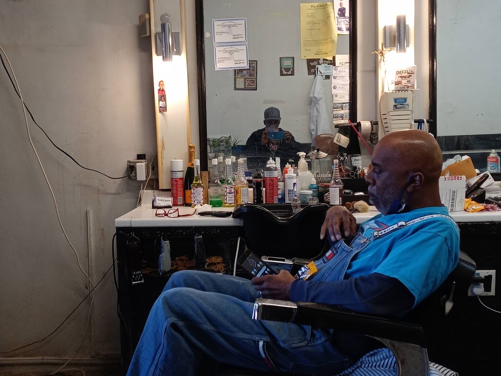 Harrys Place Barber & Style | 4602 Pope Ave, St. Louis, MO 63115, USA | Phone: (314) 385-1555