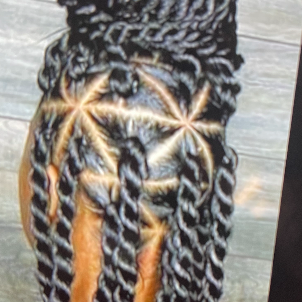 African queen braiding shop | 3726 Frankford Ave, Baltimore, MD 21206, USA | Phone: (443) 278-3054