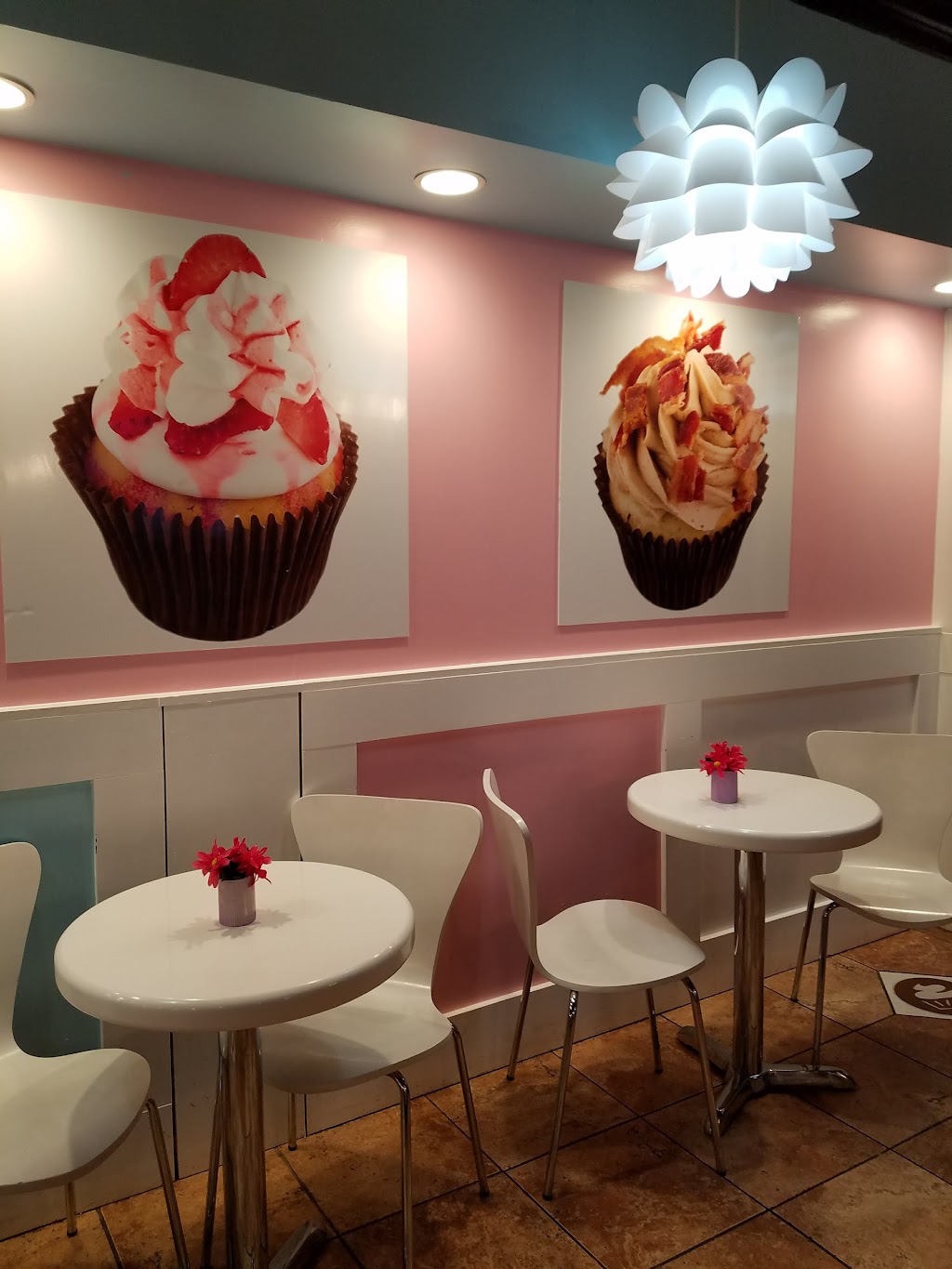 Smallcakes Scarsdale | 749 Central Park Ave, Scarsdale, NY 10583, USA | Phone: (914) 713-3971