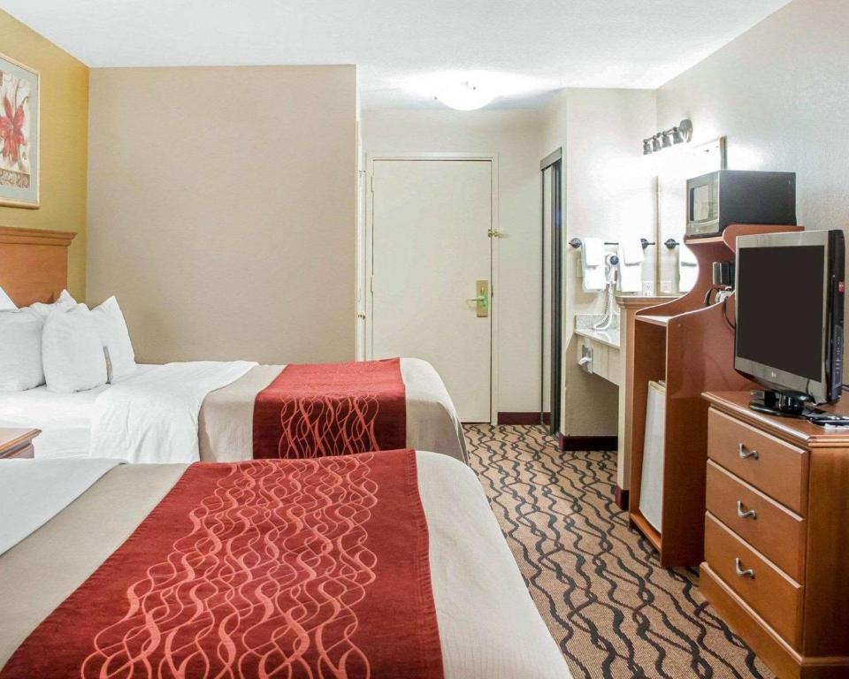 Motel 6 Claremore | 1720 S Lynn Riggs Blvd, Claremore, OK 74017, USA | Phone: (918) 343-3297