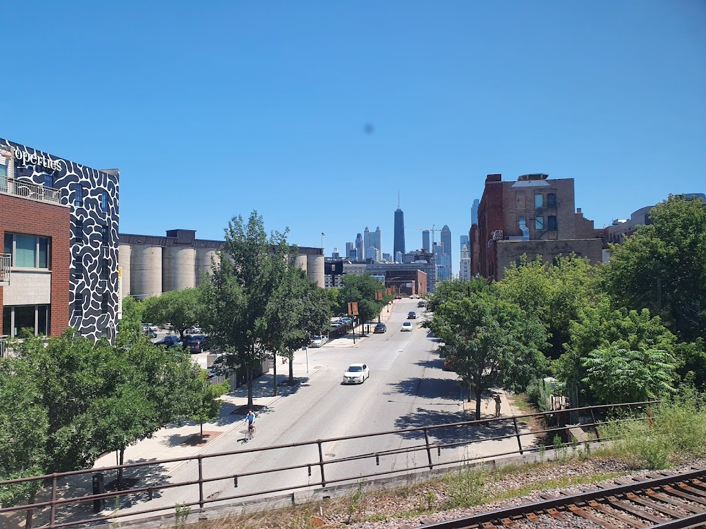 @properties Goose Island | 806 N Peoria St #3, Chicago, IL 60642, USA | Phone: (312) 254-0200