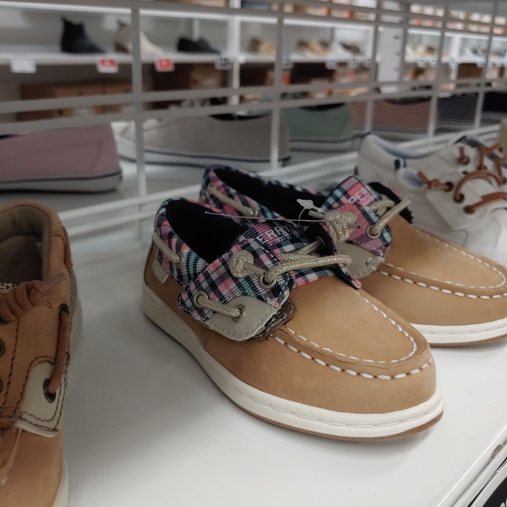 Sperry Outlet | 18517 Outlet Blvd #202, Chesterfield, MO 63005, USA | Phone: (636) 778-2224