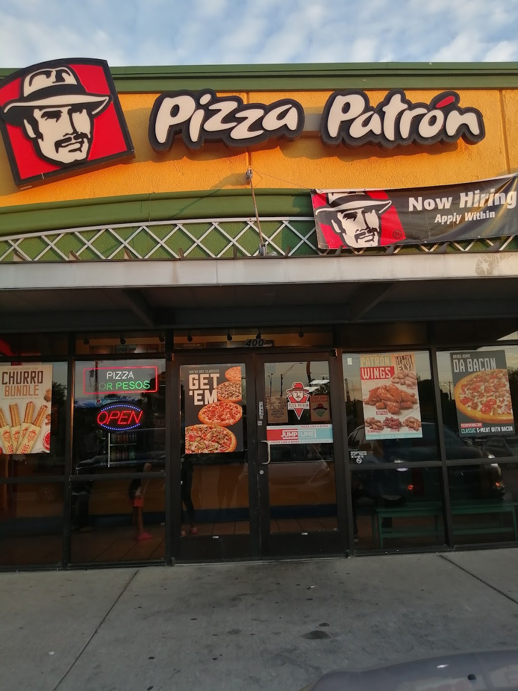 Pizza Patron | 2000 E Pioneer Pkwy, Arlington, TX 76010 | Phone: (817) 275-9191