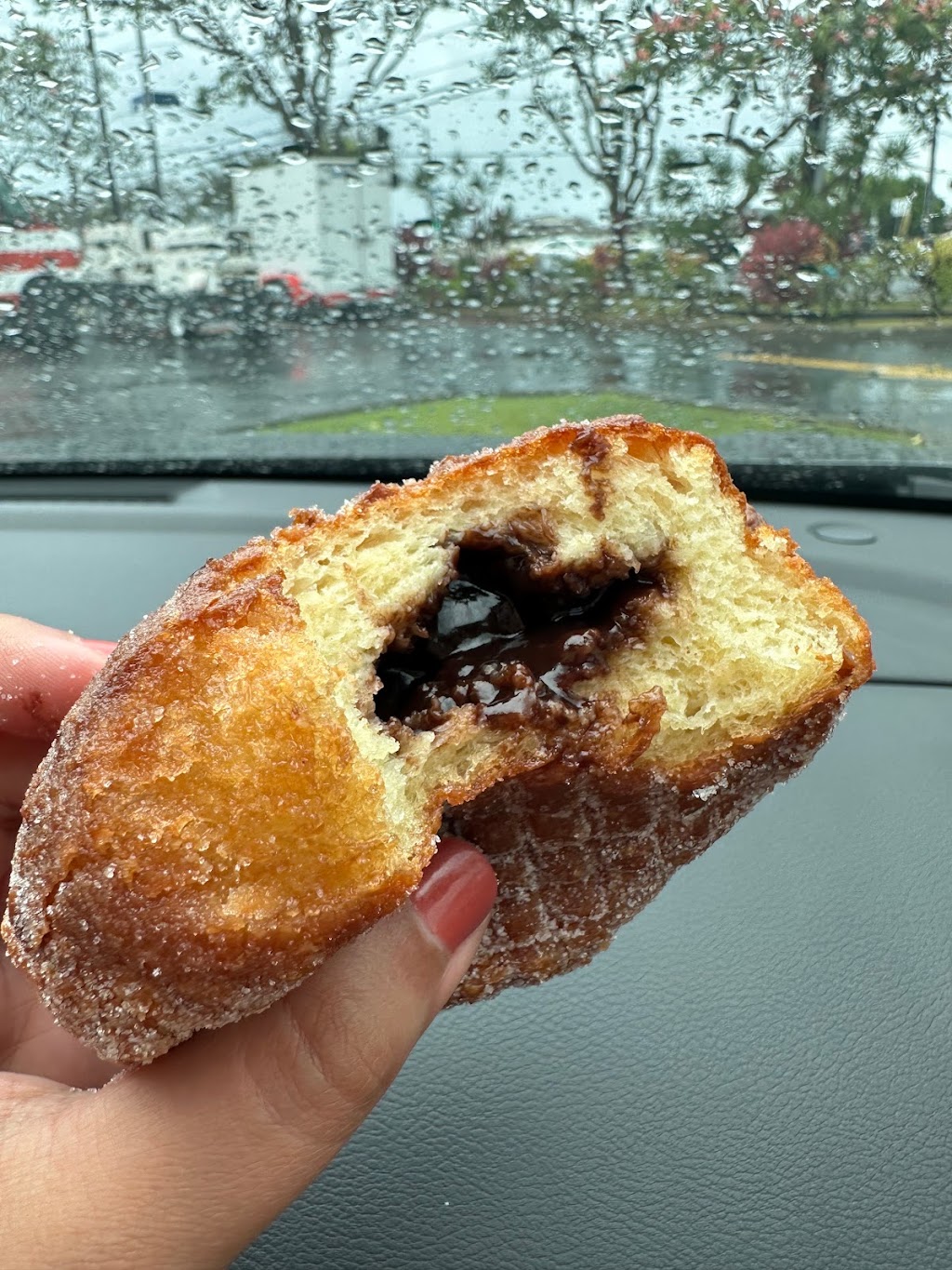 Leonards Bakery Malasada Truck | 7190 Kalanianaʻole Hwy, Honolulu, HI 96825, USA | Phone: (808) 737-5591