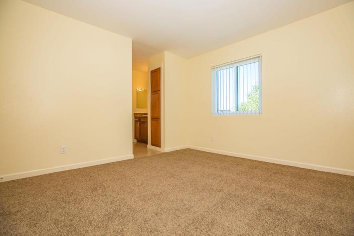 Lynnwood Apartment Homes | 5535 W McDowell Rd, Phoenix, AZ 85035, USA | Phone: (623) 257-8484