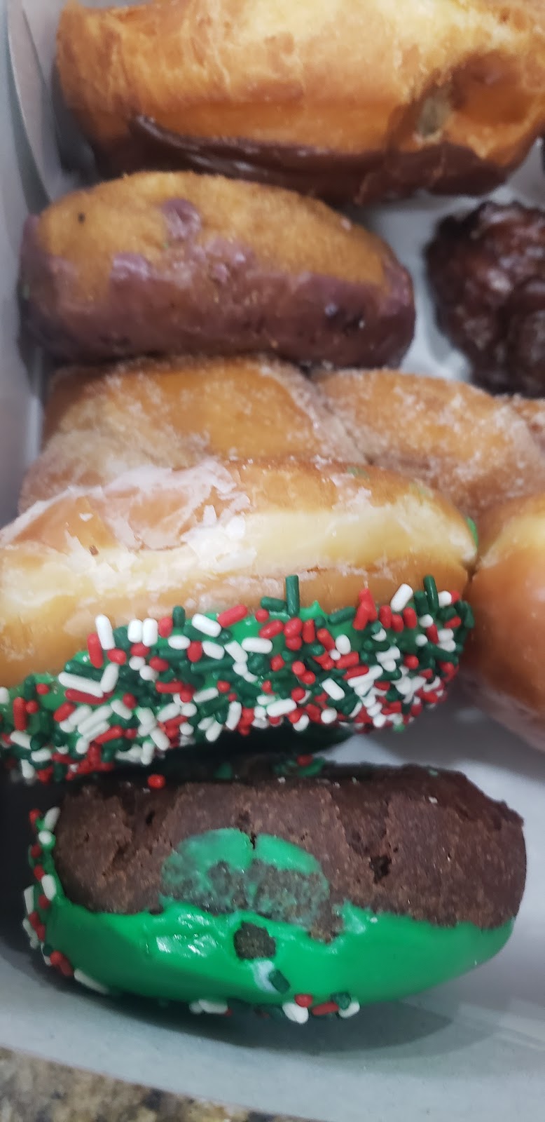 Dees Donuts | 6401 N Durango Dr #150, Las Vegas, NV 89149, USA | Phone: (702) 658-7657