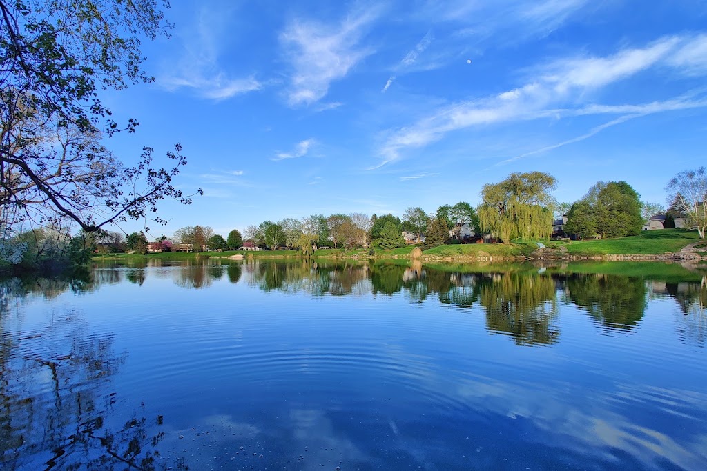 Village Wood Lake Park | 23160 Heatherbrae Way, Novi, MI 48375, USA | Phone: (248) 347-0460