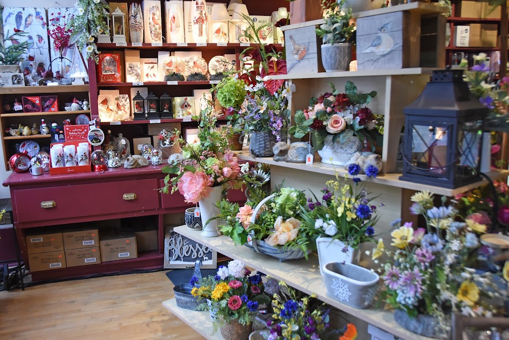 Nancys Floral & Gifts | 146 S Main St, Lodi, WI 53555, USA | Phone: (608) 592-0122