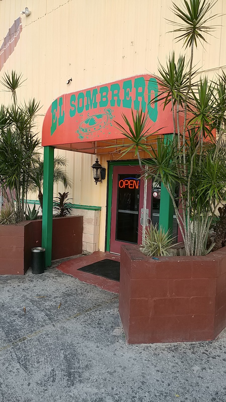 El Sombrero | 1330 US-301, Palmetto, FL 34221, USA | Phone: (941) 723-4300